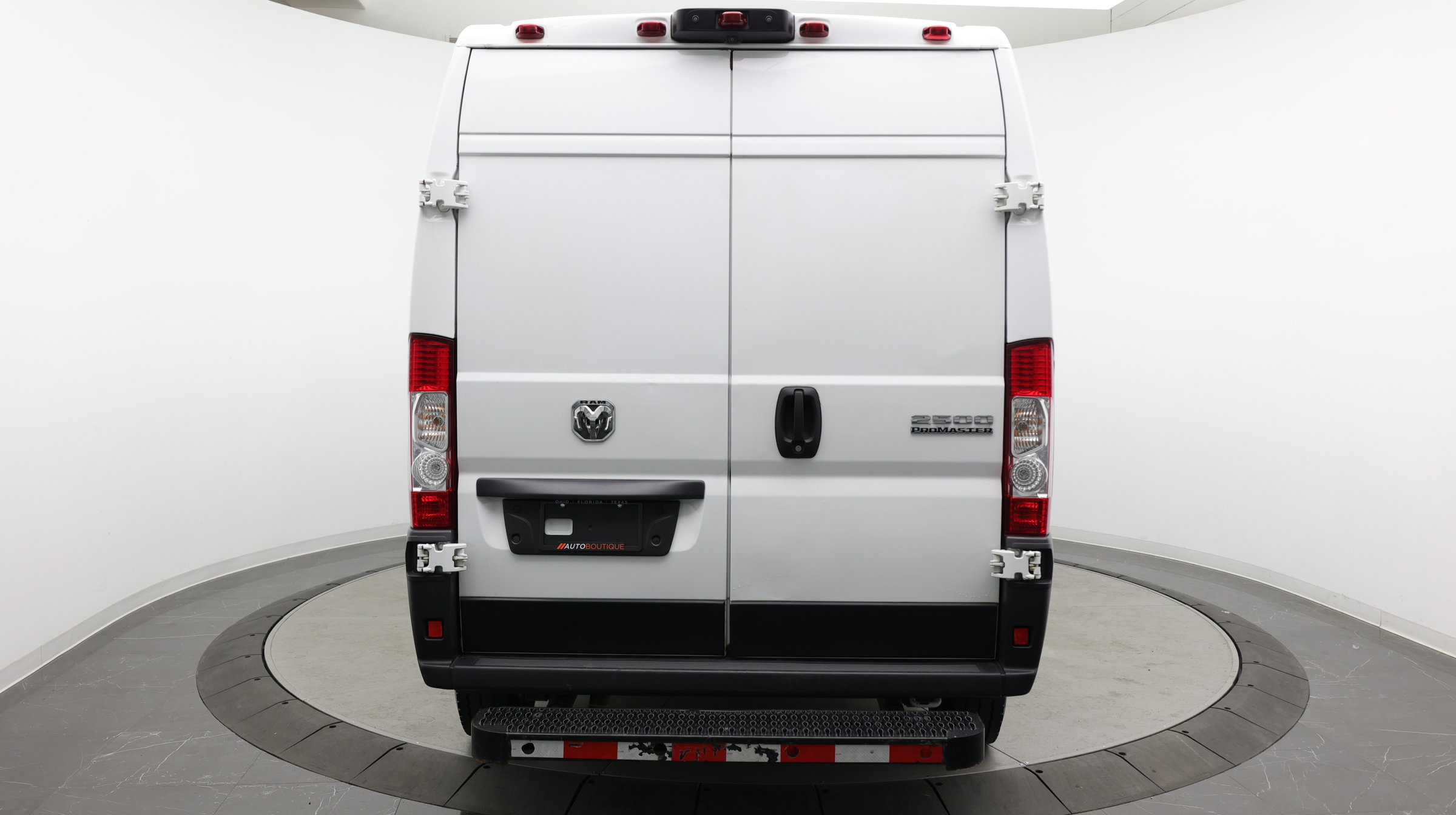 Used 2023 RAM ProMaster 2500 w/ Convenience Group FWD image 3