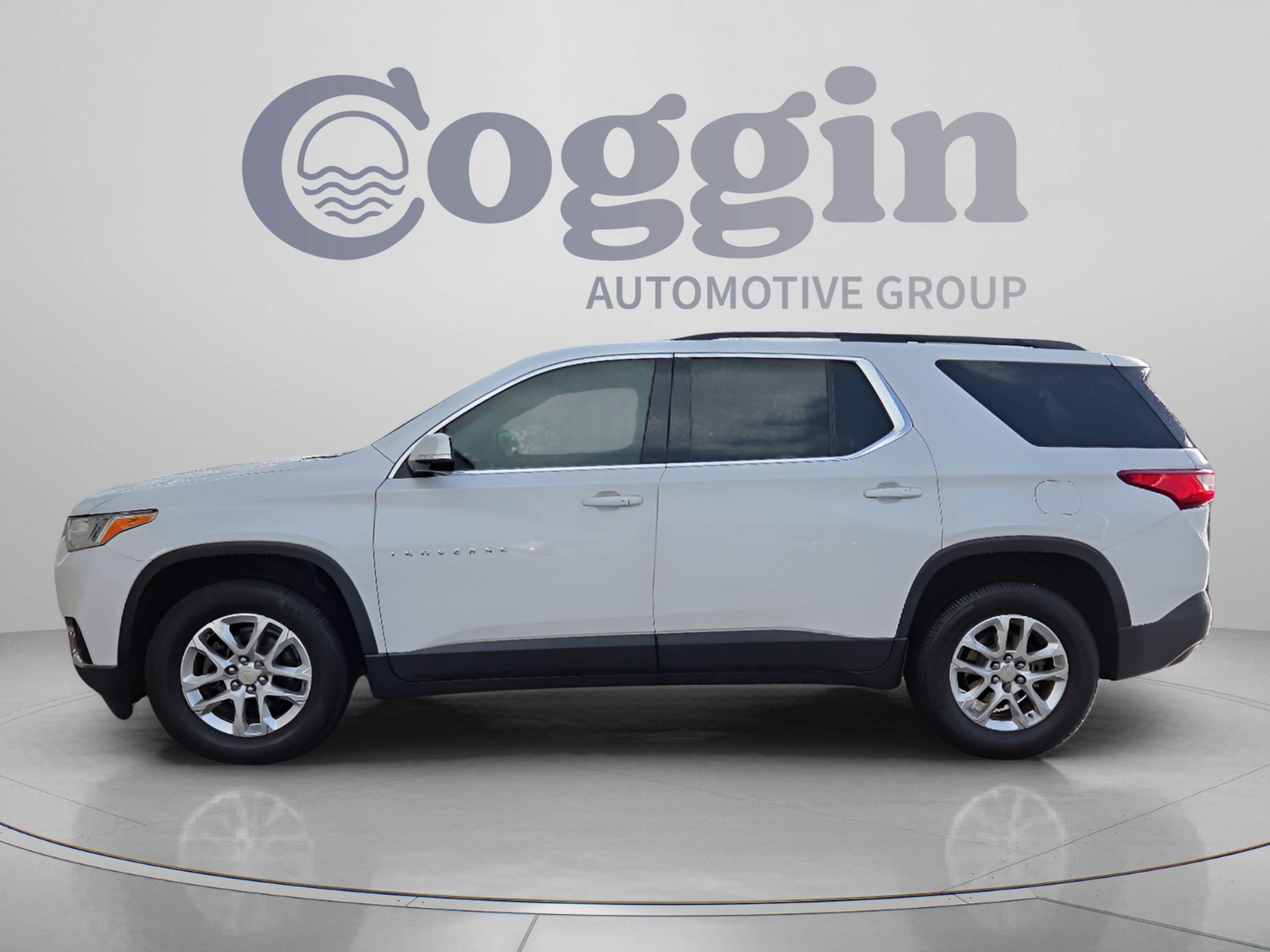 Used 2020 Chevrolet Traverse LT FWD image 2