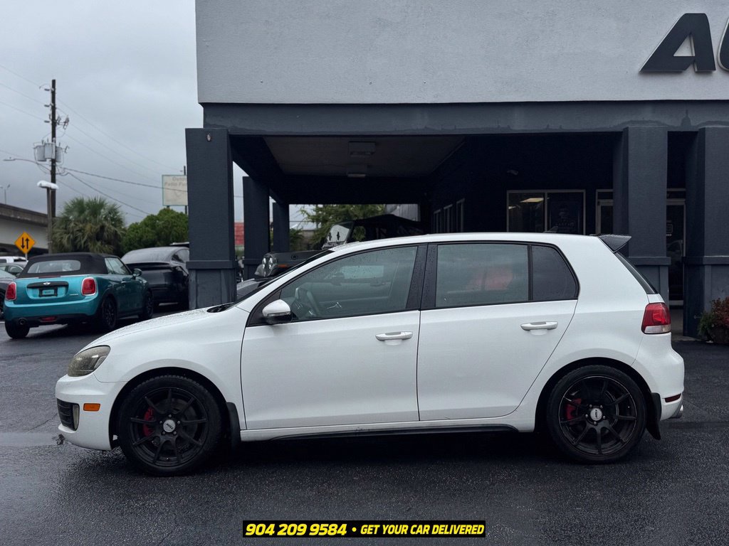 Used 2010 Volkswagen GTI 4-Door FWD image 3