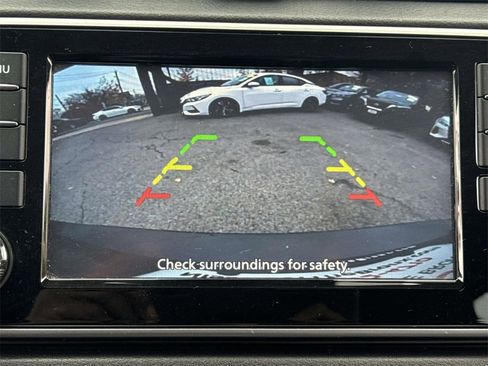 Used 2022 Nissan Versa S image 27