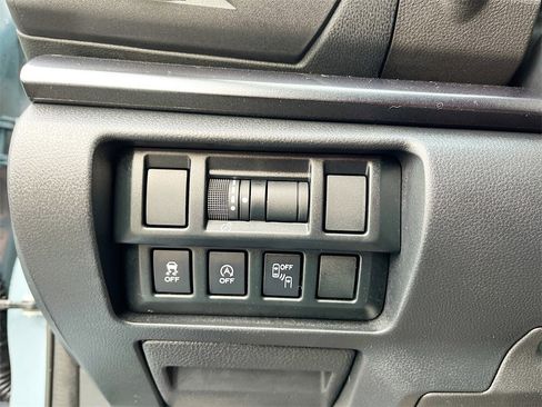 Used 2022 Subaru Crosstrek 2.5i Sport w/ Moonroof Package image 10