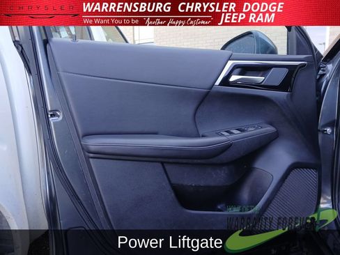 Used 2024 Mitsubishi Outlander SE AWD/4WD image 12