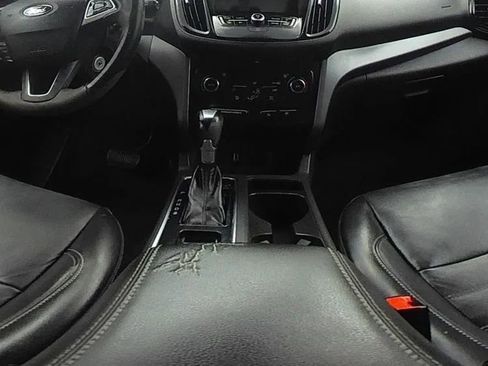 Used 2017 Ford Escape SE w/ SE Leather Comfort Package AWD/4WD image 12