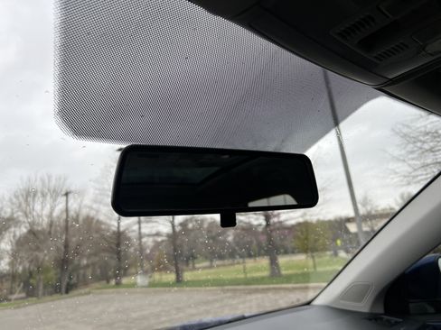 Used 2022 Volkswagen Taos SE w/ Panoramic Sunroof Package image 25