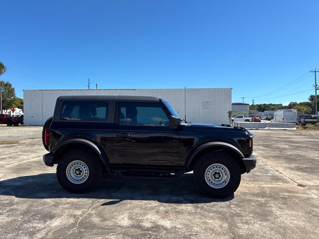 Used 2023 Ford Bronco 2-Door AWD/4WD image 2