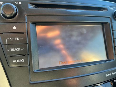 Used 2012 Toyota Prius V Two image 22