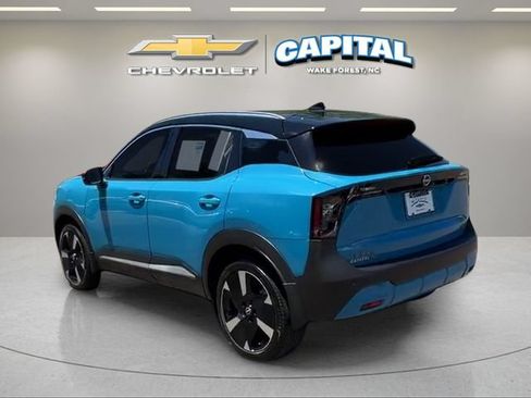 Used 2025 Nissan Kicks SR FWD image 3