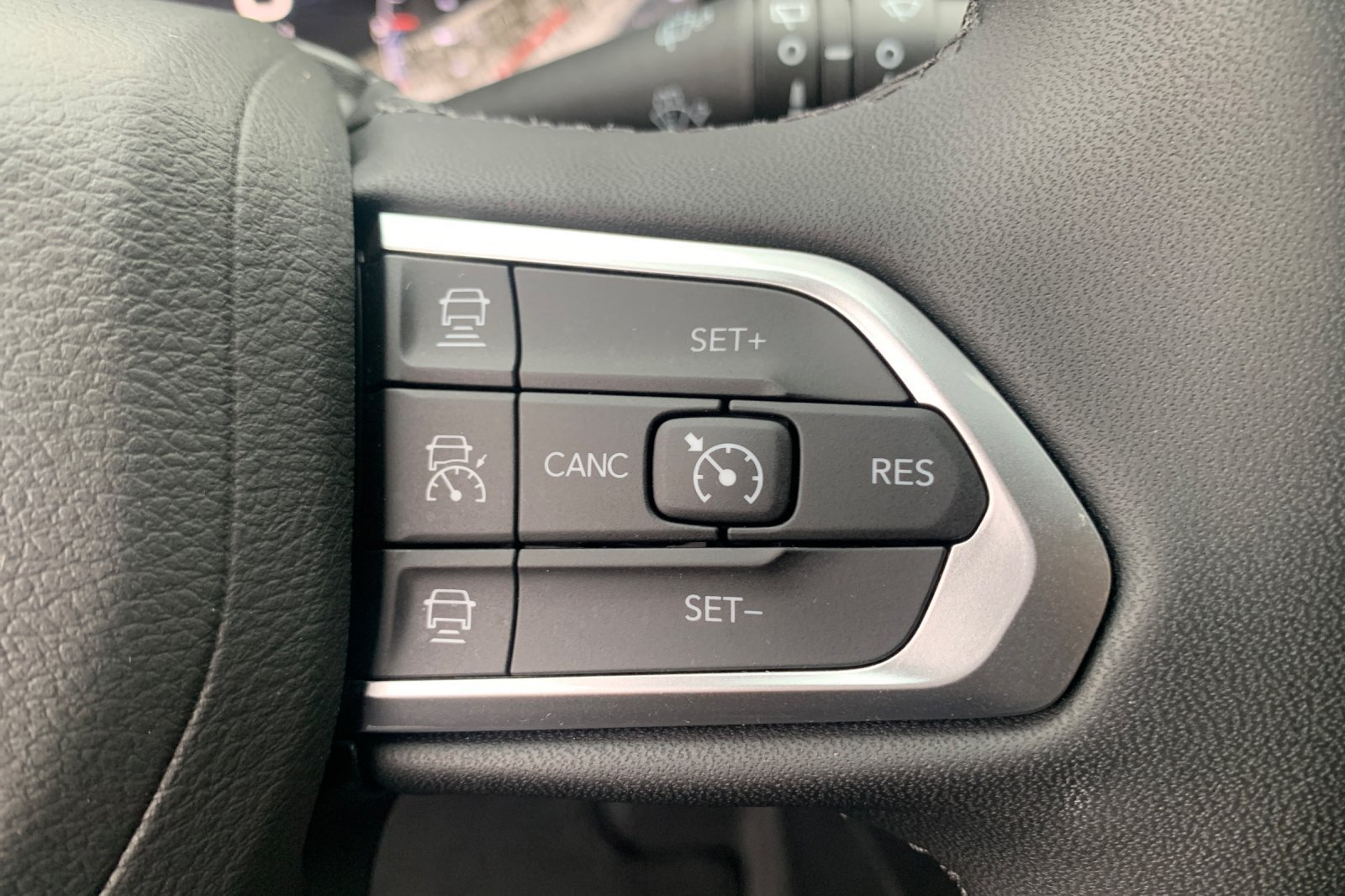Used 2025 Jeep Compass Limited AWD/4WD image 30