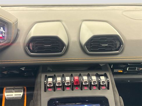 Used 2023 Lamborghini Huracan Tecnica image 27