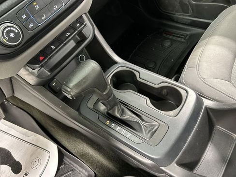 Used 2016 Chevrolet Colorado W/T AWD/4WD image 17
