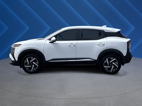 Used 2025 Nissan Kicks SV FWD image 6