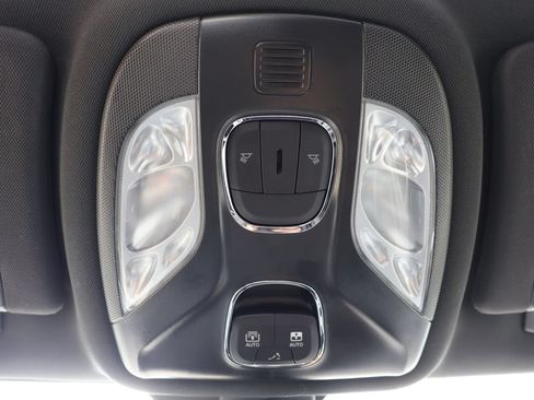 Used 2024 Jeep Compass Latitude w/ Sun and Sound Group AWD/4WD image 29