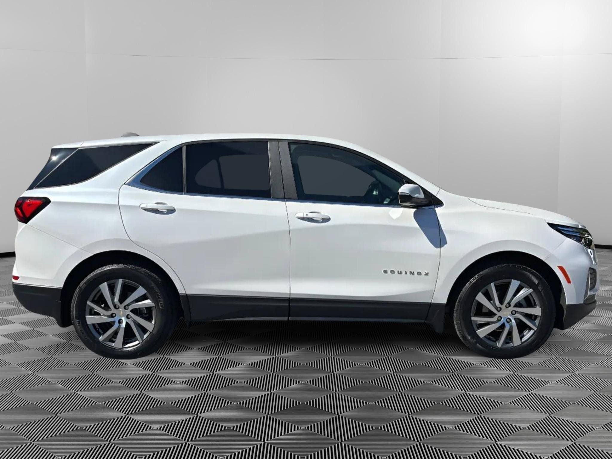 Used 2023 Chevrolet Equinox LT AWD/4WD image 6