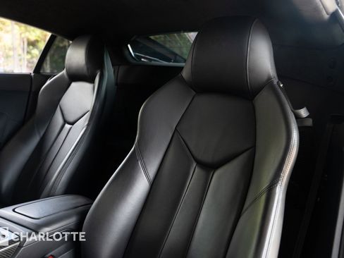 Used 2020 Audi R8 V10 w/ Carbon Exterior Package image 25