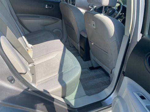 Used 2014 Nissan Rogue S FWD image 12