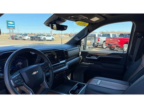 Certified 2025 Chevrolet Silverado 3500 High Country w/ Technology Package image 9