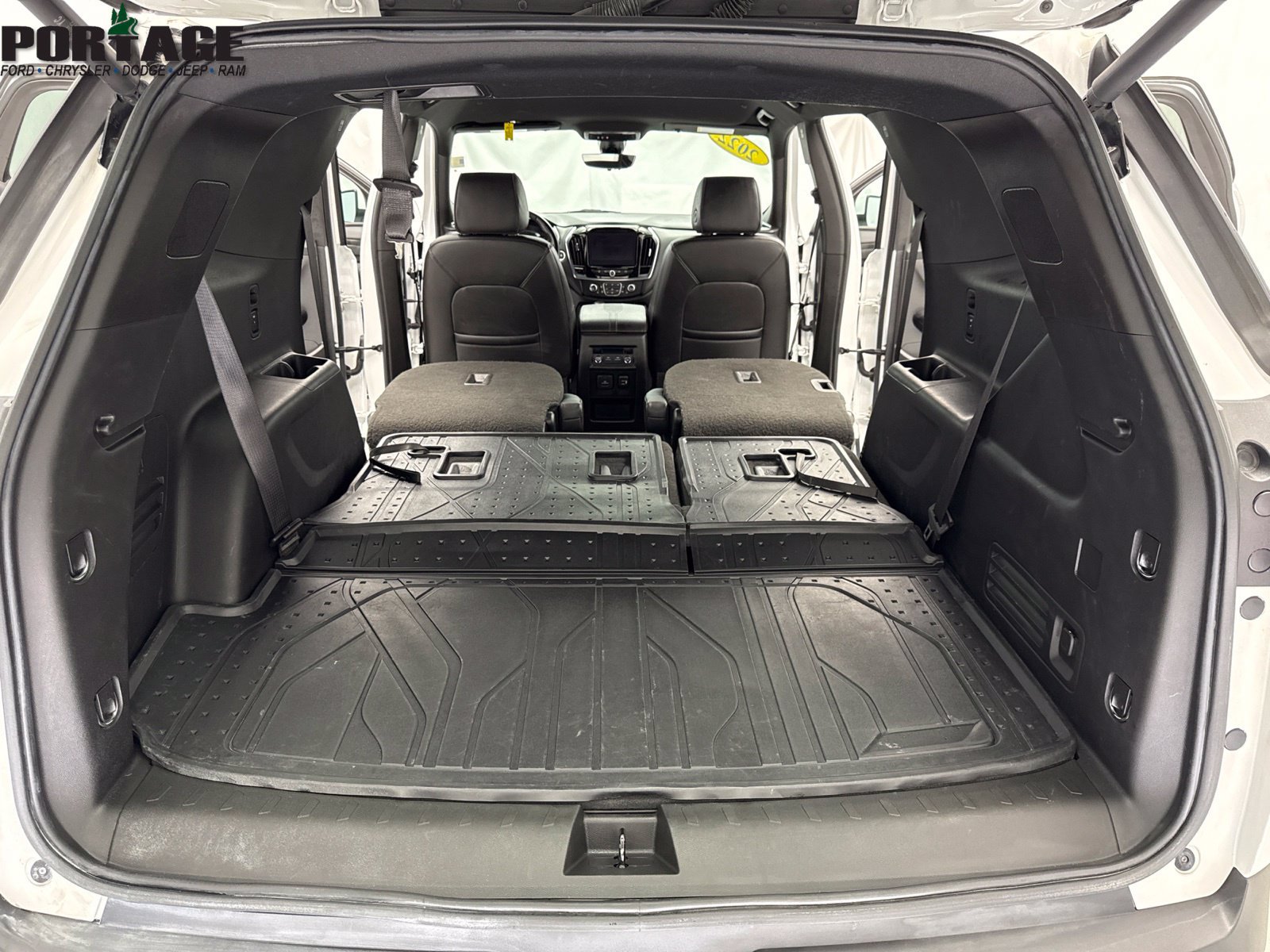 Used 2022 Chevrolet Traverse RS w/ LPO, Floor Liner Package AWD/4WD image 36