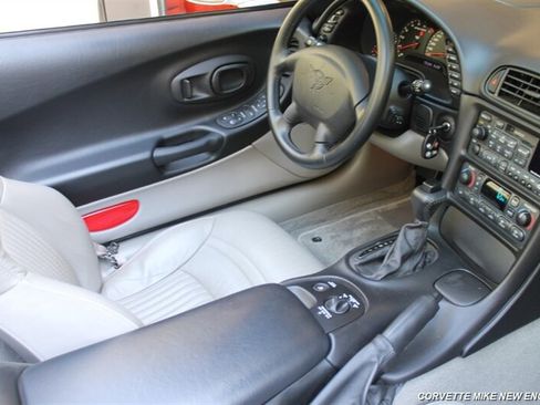 Used 2002 Chevrolet Corvette Coupe w/ Preferred Equipment Group2 RWD image 35
