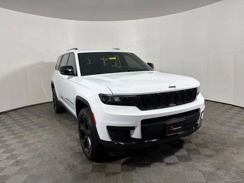 Certified 2023 Jeep Grand Cherokee L Laredo AWD/4WD image 1