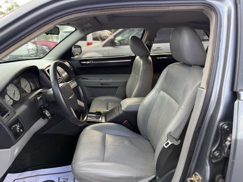 Used 2006 Chrysler 300 Touring image 9