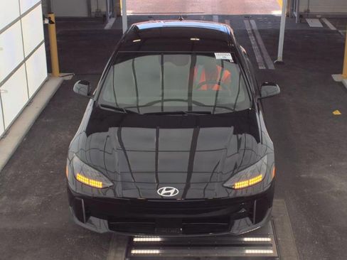 Used 2025 Hyundai Ioniq 6 SEL RWD image 2