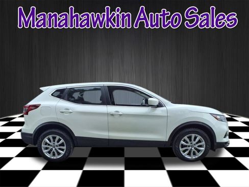 Used 2021 Nissan Rogue Sport S image 2