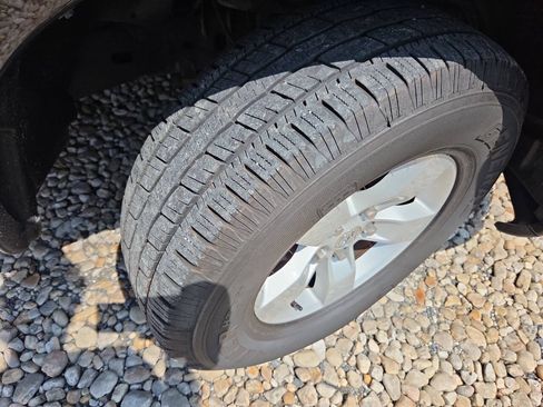 Used 2018 RAM 1500 Express AWD/4WD image 10
