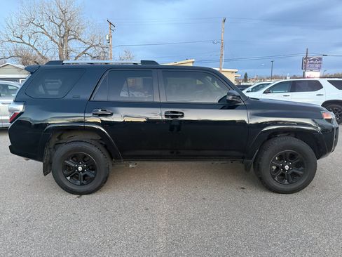 Used 2022 Toyota 4Runner SR5 image 5