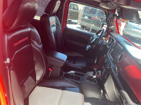 Used 2020 Jeep Gladiator Rubicon w/ Dual Top Group AWD/4WD image 14