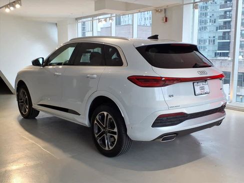 Certified 2025 Audi Q5 Premium w/ Convenience Package image 6