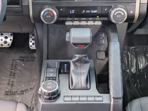 Used 2025 Toyota Tacoma TRD Sport AWD/4WD image 18