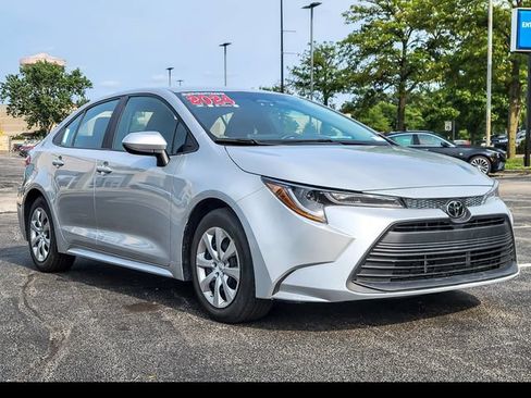Used 2024 Toyota Corolla LE FWD image 2