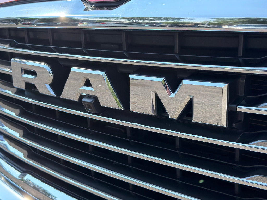 Used 2025 RAM 1500 Laramie AWD/4WD image 11