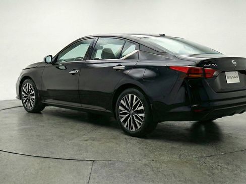 Used 2025 Nissan Altima 2.5 SV image 6