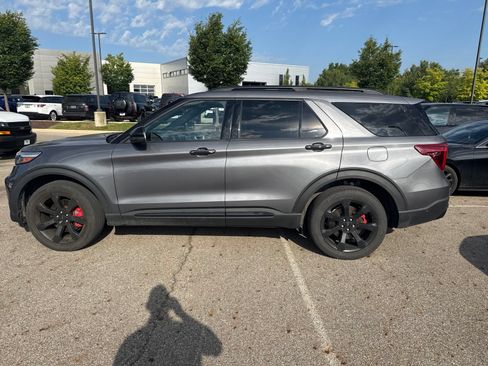 Used 2022 Ford Explorer ST w/ Equipment Group 401A AWD/4WD image 8