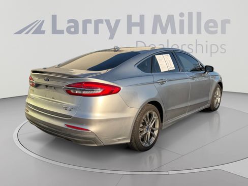 Used 2020 Ford Fusion Titanium FWD image 5