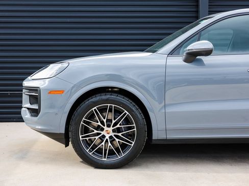 Certified 2026 Porsche Cayenne AWD/4WD image 11