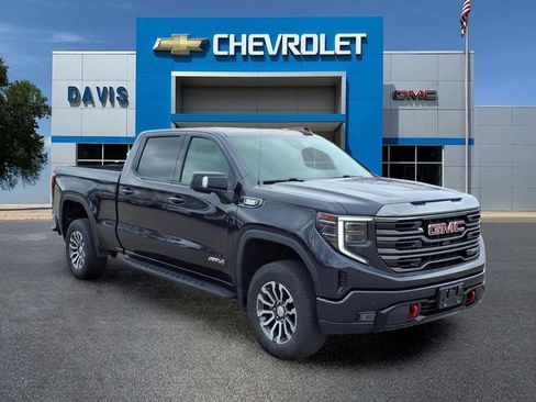 Used 2022 GMC Sierra 1500 AT4 w/ AT4 Premium Package AWD/4WD image 1
