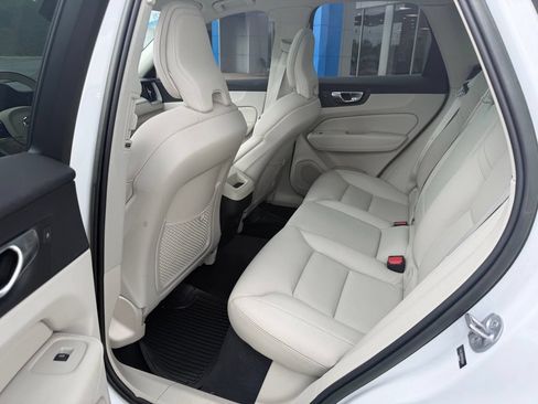 Used 2023 Volvo XC60 B5 Plus AWD/4WD image 15