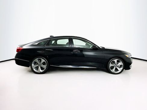 Used 2018 Honda Accord Touring image 10