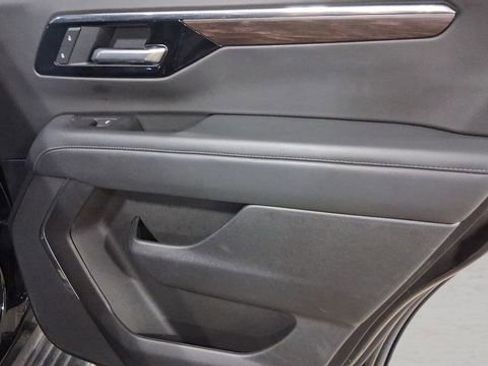 Used 2025 Chevrolet Tahoe LT image 17