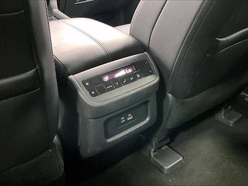 Used 2025 Nissan Pathfinder SL FWD image 28