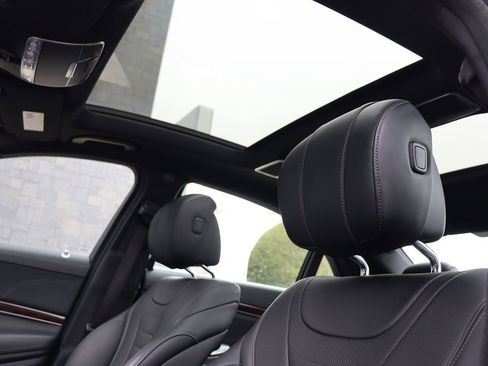 Used 2019 Mercedes-Benz S 560 Sedan image 12