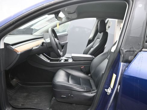 Used 2020 Tesla Model Y Long Range image 10