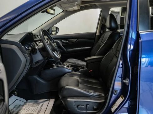 Used 2017 Nissan Rogue SL w/ SL Premium Package FWD image 5