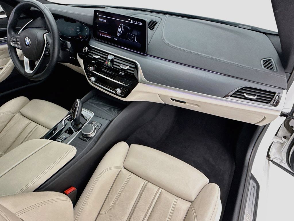 Certified 2023 BMW 530i w/ Premium Package RWD image 16