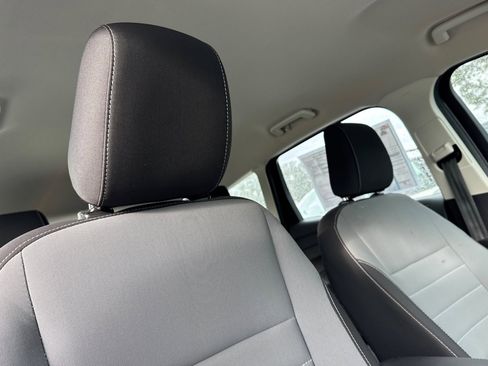 Used 2019 Ford Escape S image 18