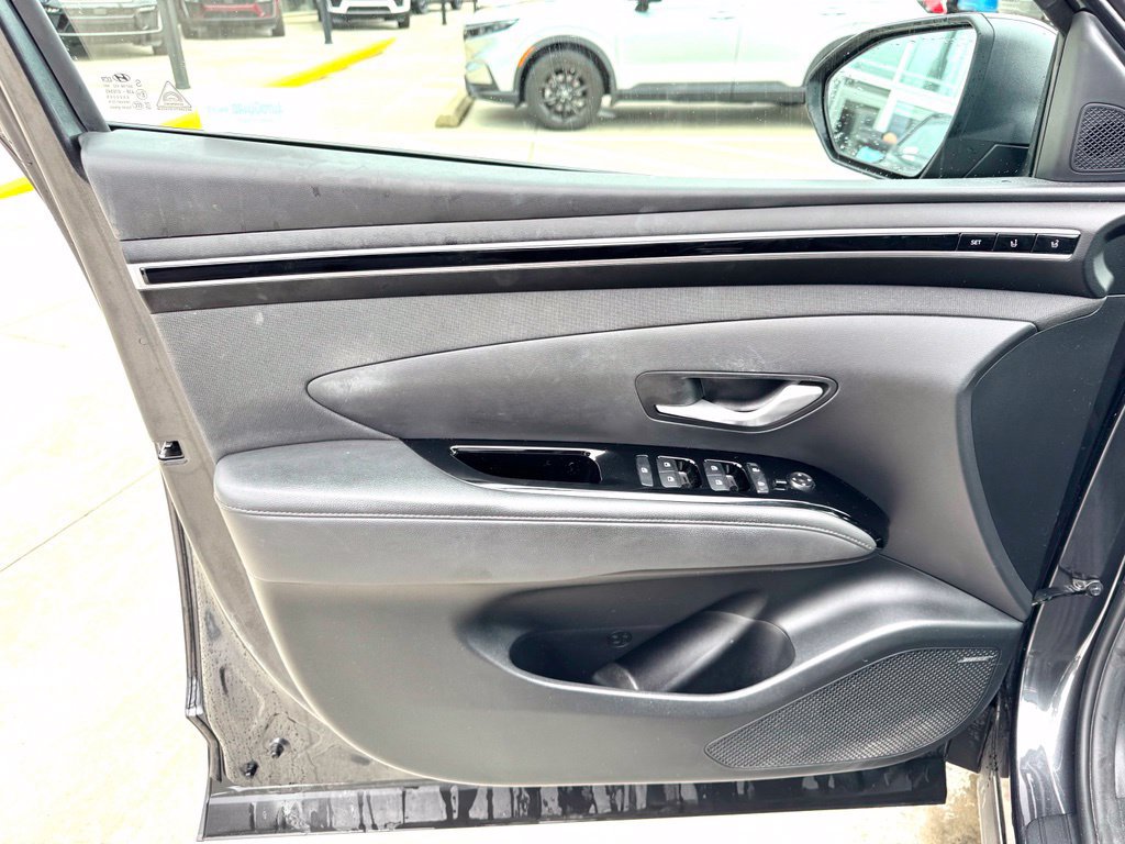 Used 2022 Hyundai Tucson Limited w/ Winter Package FWD image 10