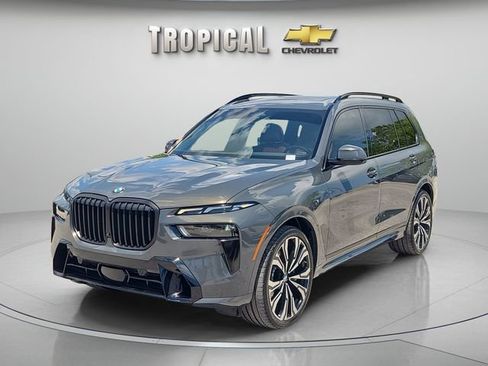 Used 2024 BMW X7 xDrive40i w/ M Sport Package AWD/4WD image 1