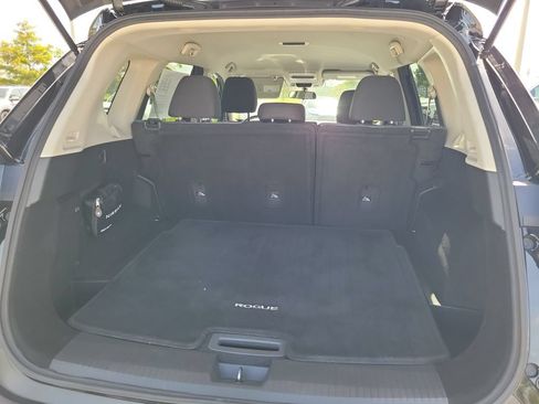 Used 2021 Nissan Rogue S FWD image 9